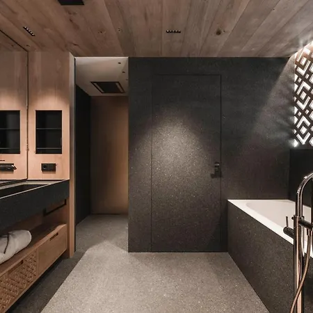 Luxury Alpurio *
