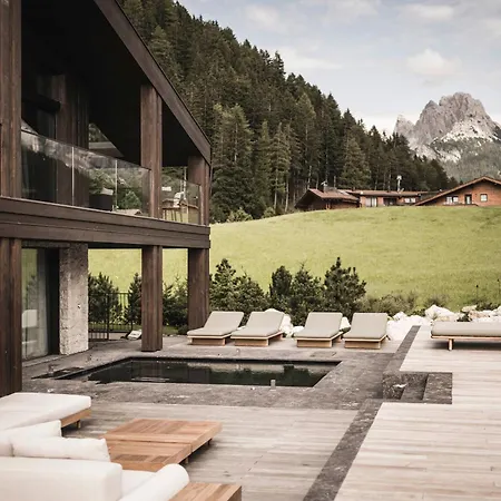 Luxury Alpurio